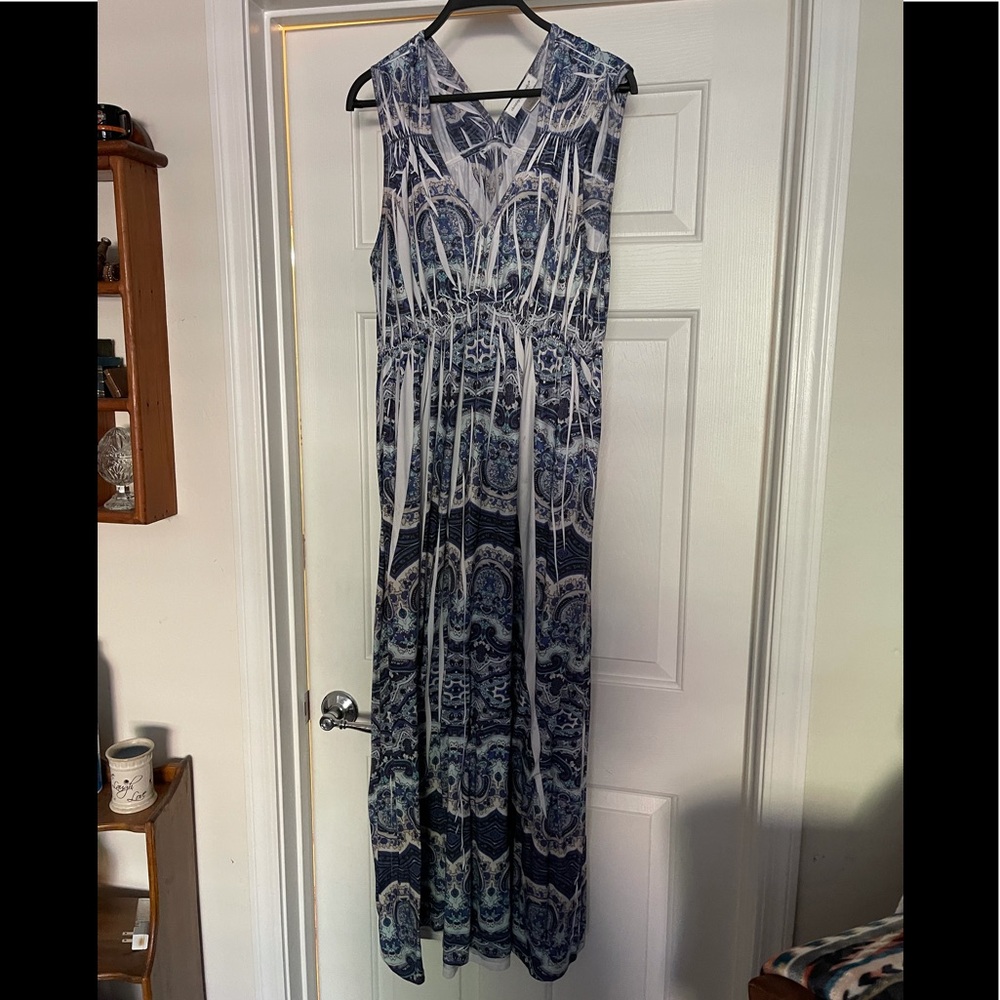 Dress - Picture 1 of 4